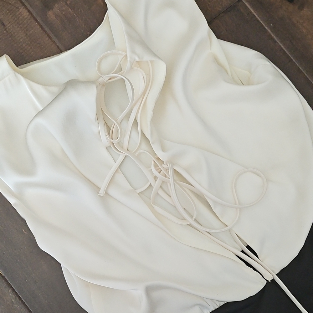 Elegant Black and Cream Women's Dress - Picture 4 of 5